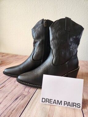 Womans Black Ankle Boots Size 5 NWT And Box Cow Girl Cow Boy